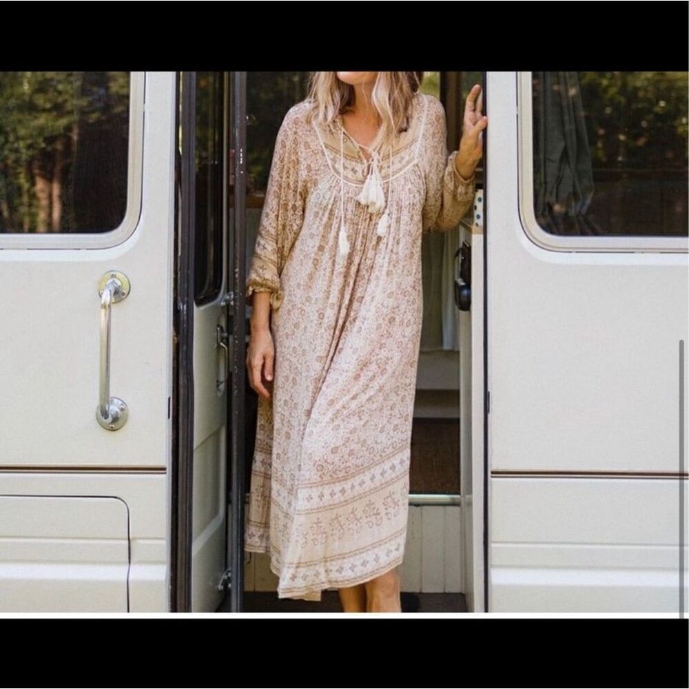 CHOWCHILLA VINTAGE | Boho Hippie Beige Floral maxi Dress Beige Tan Tassel | Smal